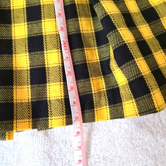 2/$20 H&M Divided Yellow Black Plaid Pleated Mini Skirt Women’s Size 2 - Picture 5 of 7